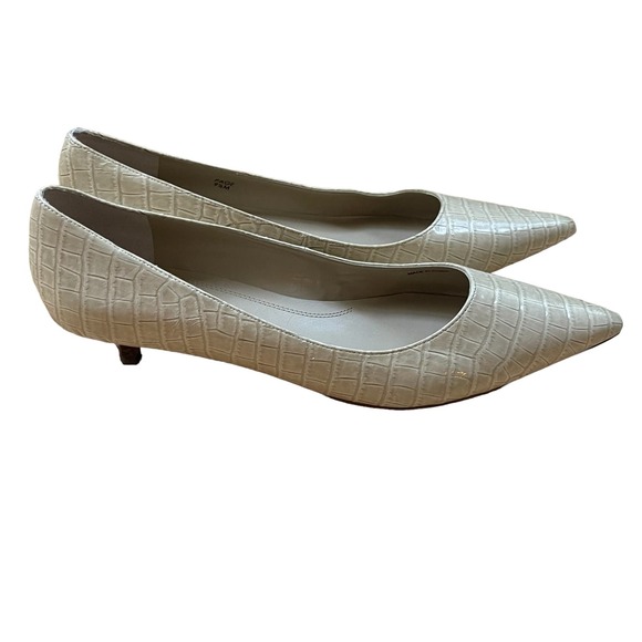 Ellen Tracy Page Pointed Toe Kitten Heel Cream Women’s Size 9.5 - Picture 4 of 11